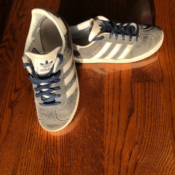 adidas Other - 💥Host Pick💥 🌊 Kids Adidas Gazelle suede sneaker